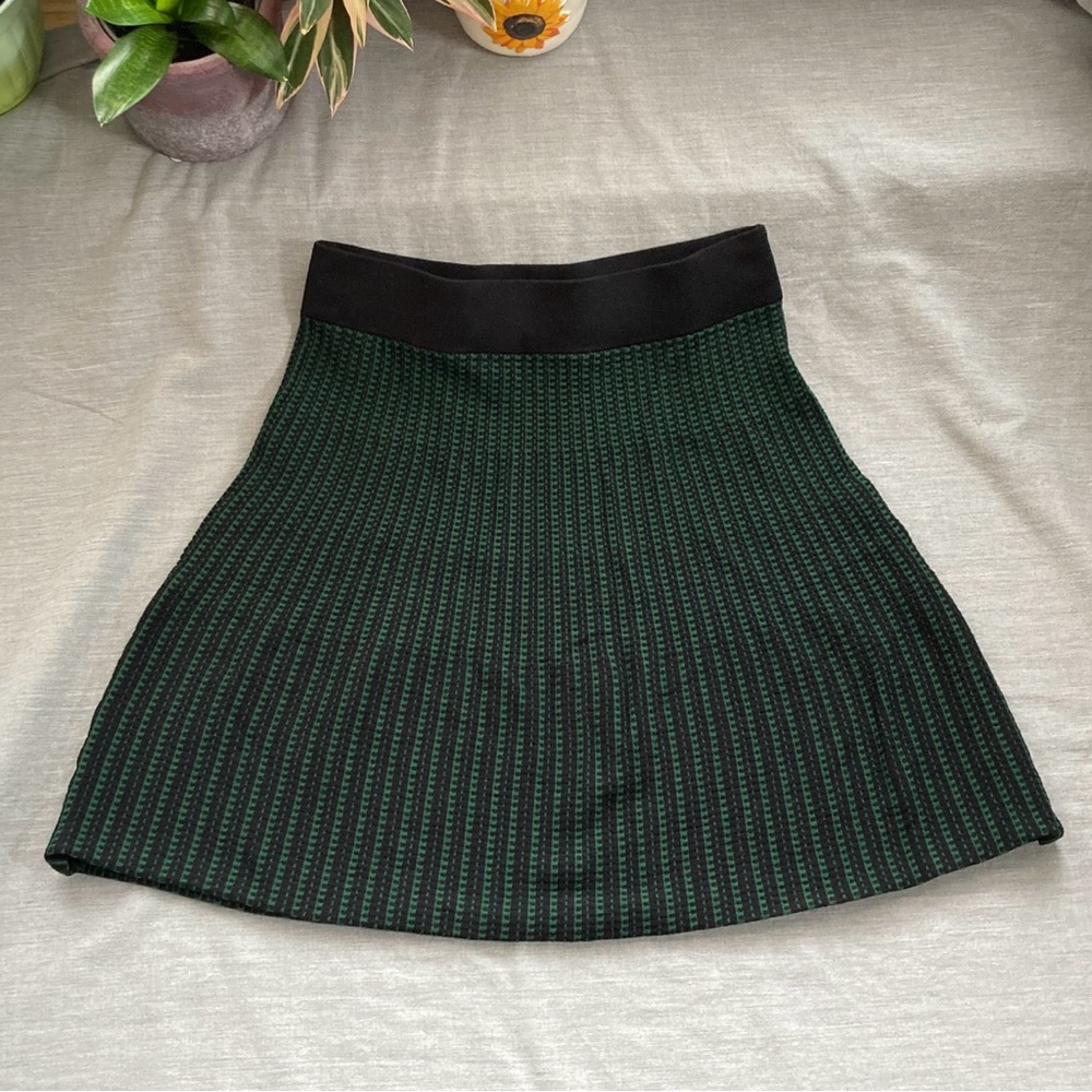 Ann Taylor Black/Green Knit Skater Skirt sz 2P